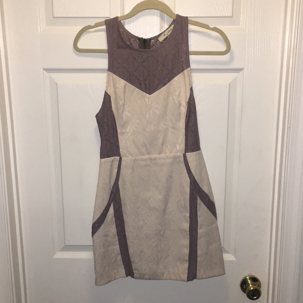 Cute, texture purple and white dress